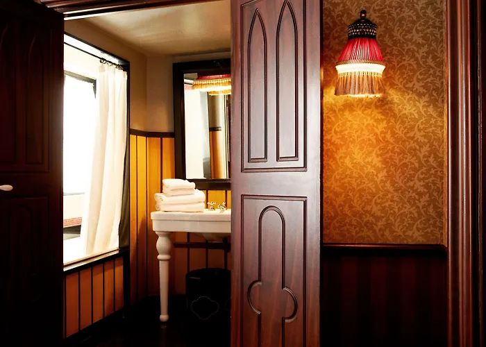 Bourg Tibourg - Marais 4*