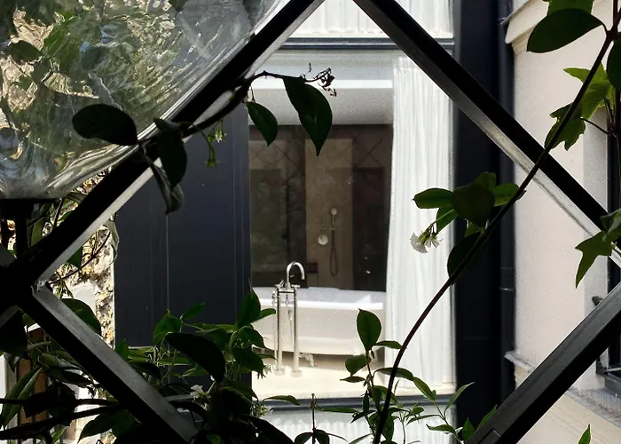 Bourg Tibourg - Marais 4*