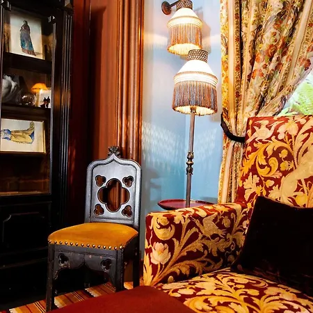 Hotel Du Bourg Tibourg