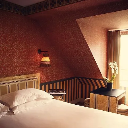 Hotel Du Bourg Tibourg
