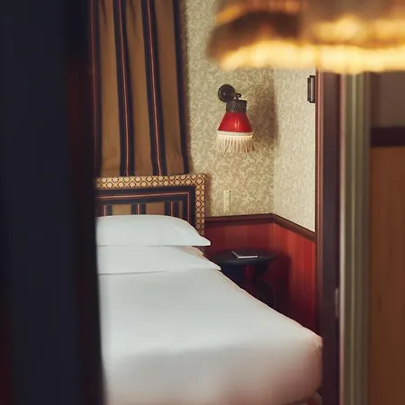 Du Bourg Tibourg Hotel