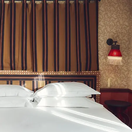 Du Bourg Tibourg Hotel