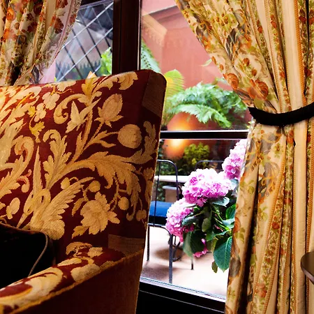 Bourg Tibourg - Marais Hotel