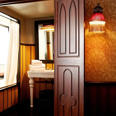 Bourg Tibourg - Marais 4*