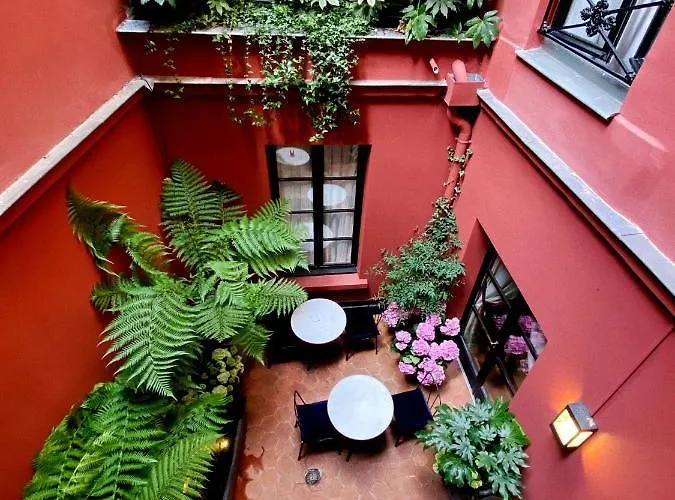 Hotel Du Bourg Tibourg