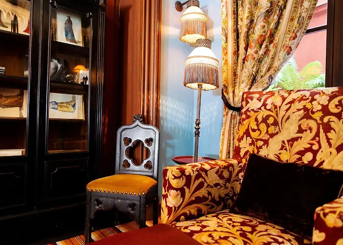 Hotel Du Bourg Tibourg