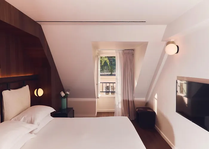 Hotel Du Bourg Tibourg