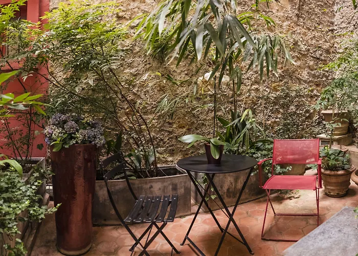 Hotel Du Bourg Tibourg 4*