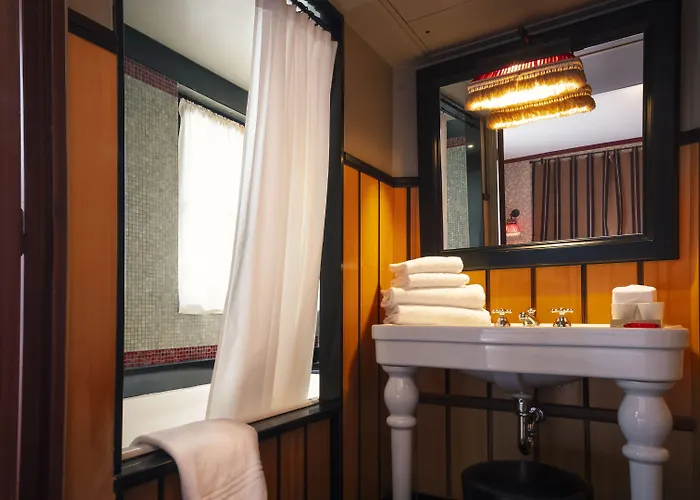 Du Bourg Tibourg 4* Paris