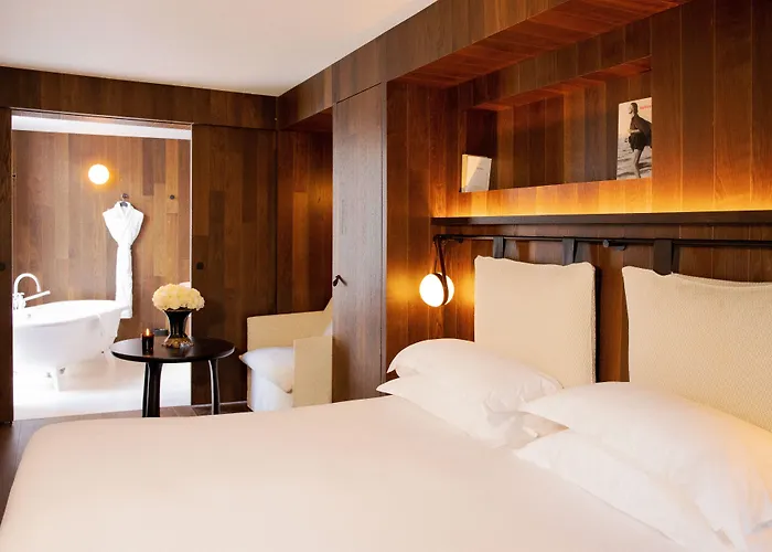 Hotel Du Bourg Tibourg